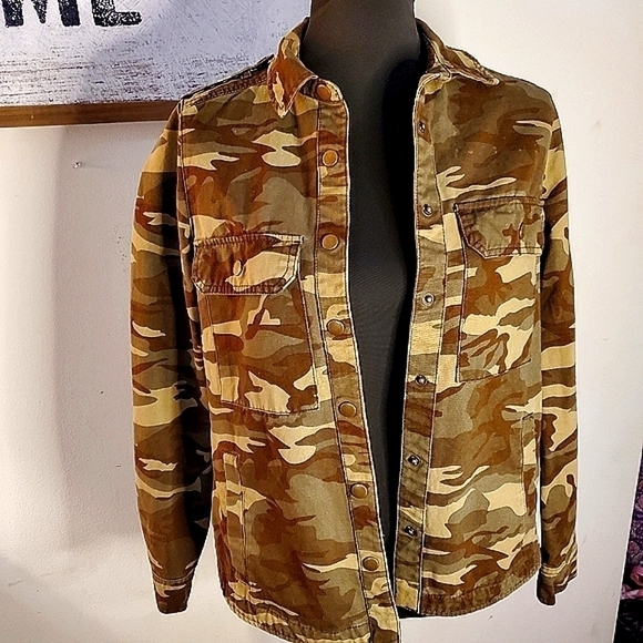 Forever 21 Camo green denim jacket Size Small - Picture 2 of 11